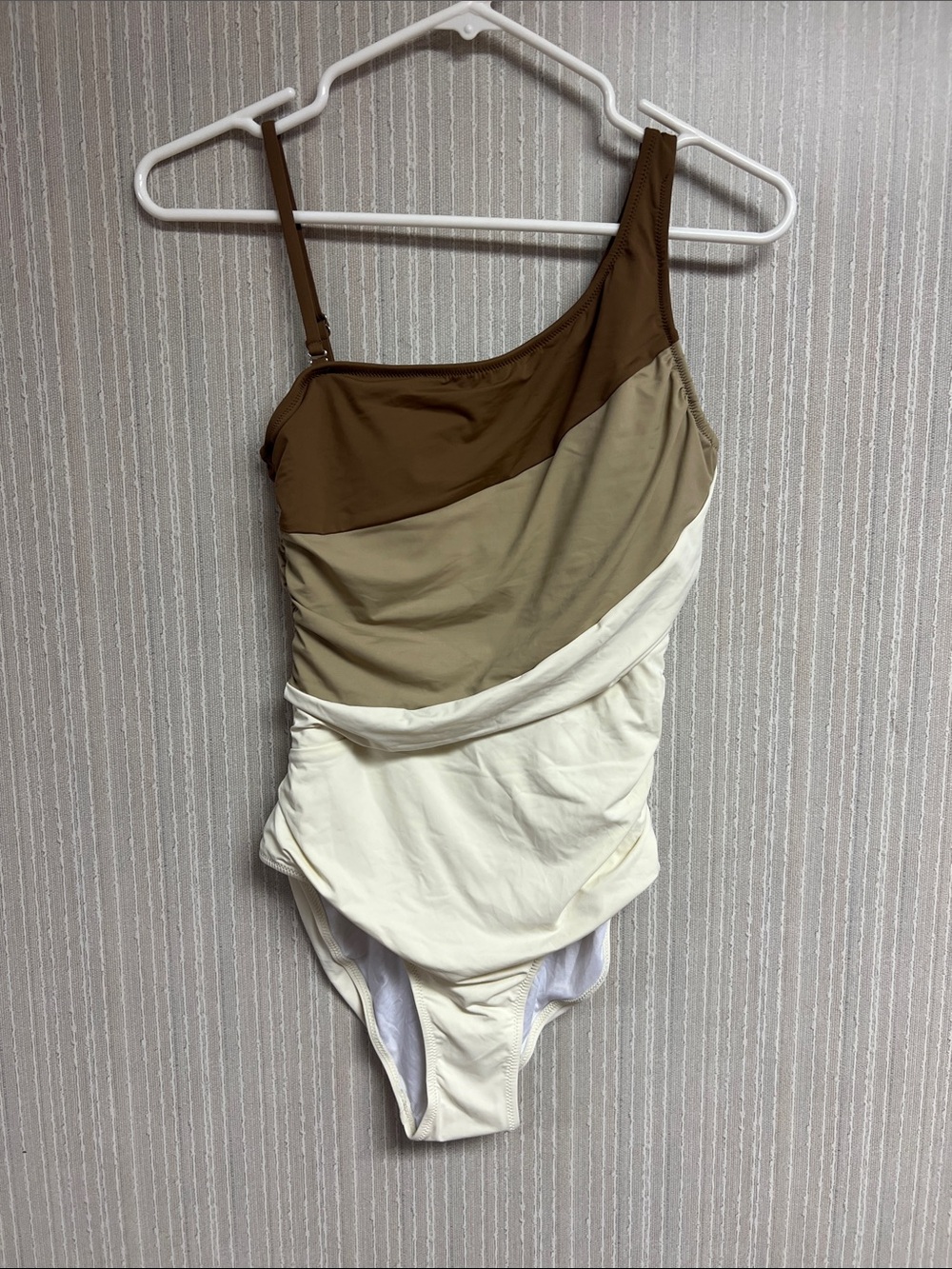 S NWT Asymmetric One-Shoulder Colorblock One-Piece Swimsuit in Brown/Beige/Cream